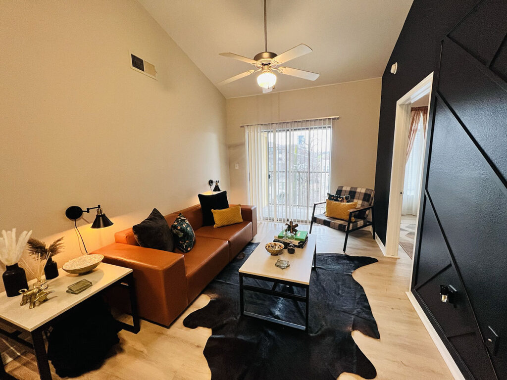 9hundred-apartments-austin-texas-15 9HUNDRED Apartments in Austin, Texas - Living Room